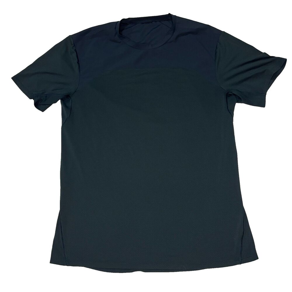Lululemon Men’s Large (L) Dark Navy Blue Short Sleeved Performance T-Shirt